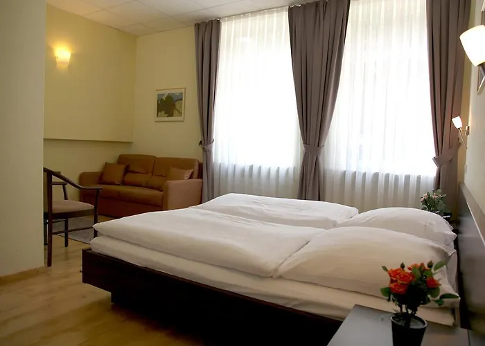 Am Charlottenplatz 3* Έσλινγκεν